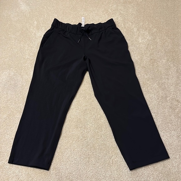 Lululemon black dance pants capri length size 8 - Picture 1 of 11